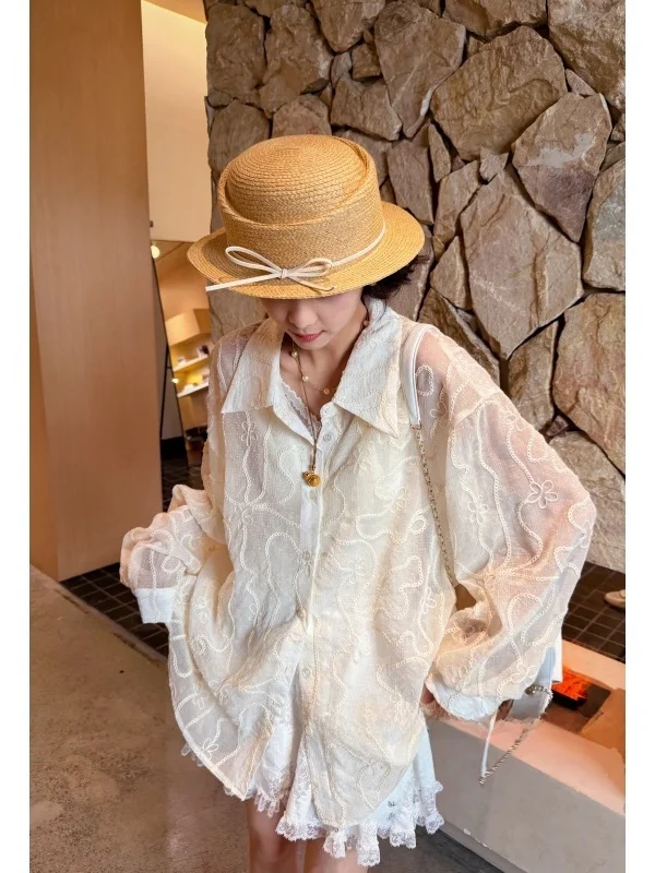 

Женская блузка больших размеров с кружевной вышивкой, праздничный стиль, модель 2201, с воротником, длинным рукавом, из полиэфирного волокна