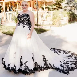 Gothic Black And White Wedding Dress Sweetheart Neck Long Train A Line Vintage Bridal Gowns Sequins Tulle Plus Size Bride Wear