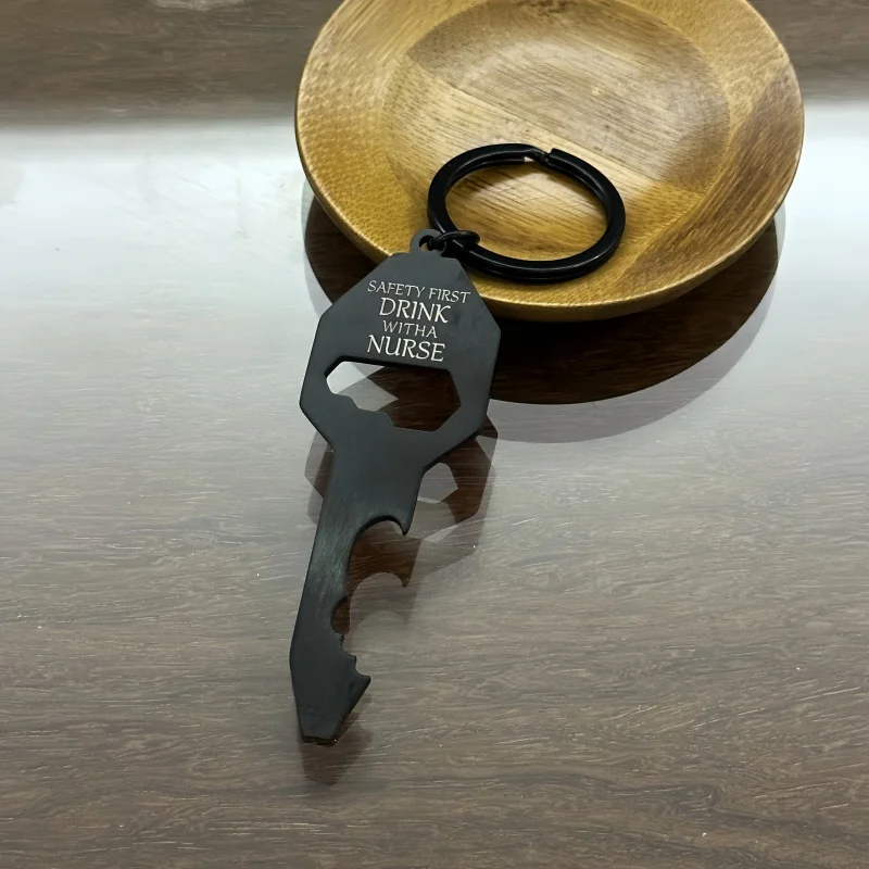 قلادة سلسلة المفاتيح: فتاحة زجاجات متعددة الوظائف، مفك براغي، مفتاح ربط – هدية مثالية لعيد الأب وعيد الميلاد وأعياد الميلاد