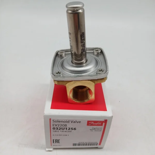 

1 шт. Ev220b 032u1256 Совершенно новый оригинальный Spot Plc