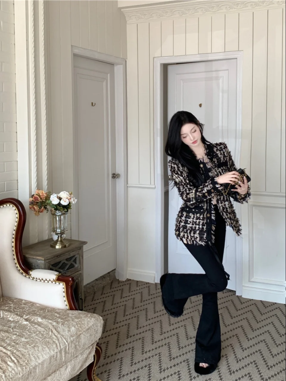 معطف نسائي أنيق من قماش البوكليه مع شراشيب محبوكة ومضفرة بأسلوب عتيق عالي الجودة من البوليستر بأكمام طويلة لربيع 2024