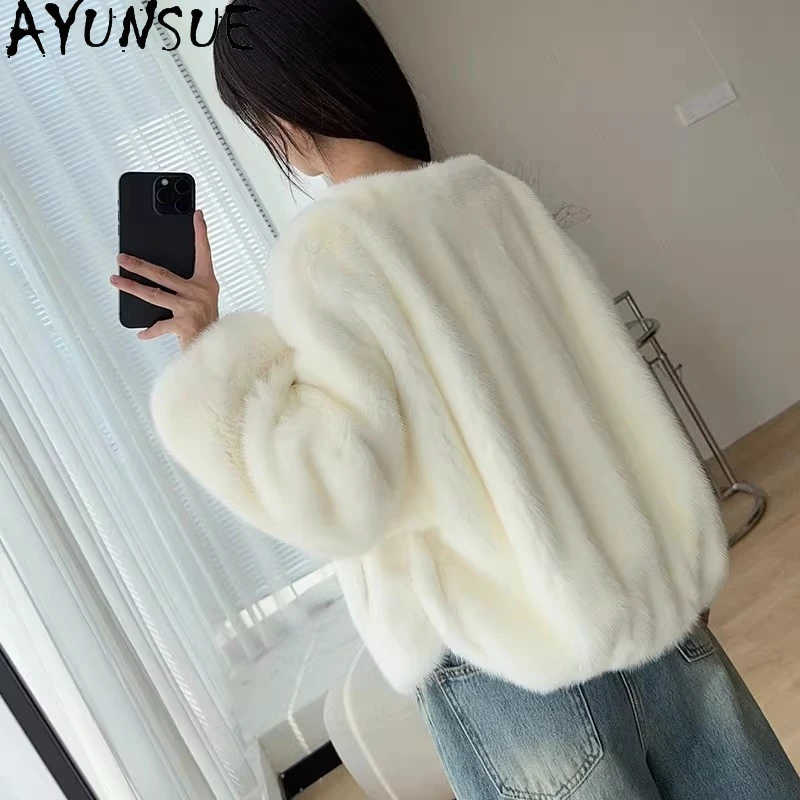 معطف فرو المنك الطبيعي الفاخر من AYUSNUE للنساء 2026 ملابس شتوية معاطف نسائية دافئة أنيقة جديدة في معاطف المنك الكامل شوبانا Жеenca
