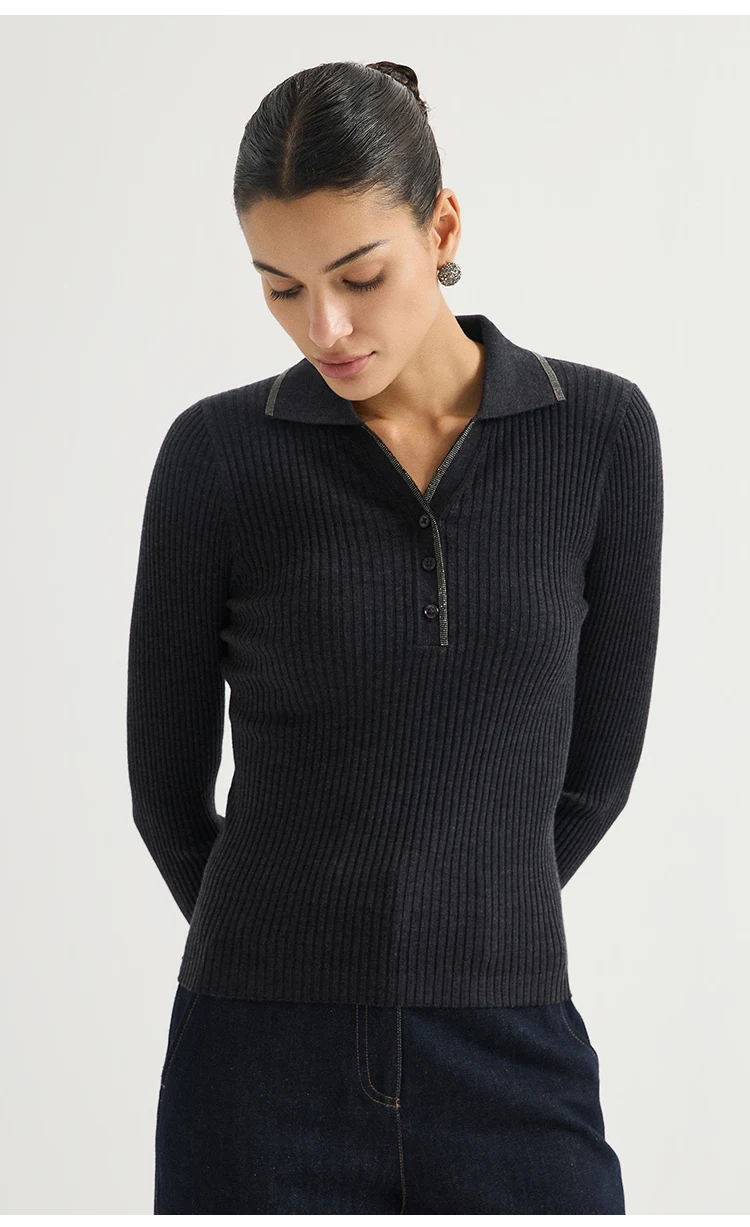 BL3621793 Damen-Pullover mit Polokragen, 100% Wolle, breiter Rippstrick, Muschelknöpfe, Kettenkragen-Verzierung, figurbetont, zweifarbig, für den frühen Herbst. – Detail 5