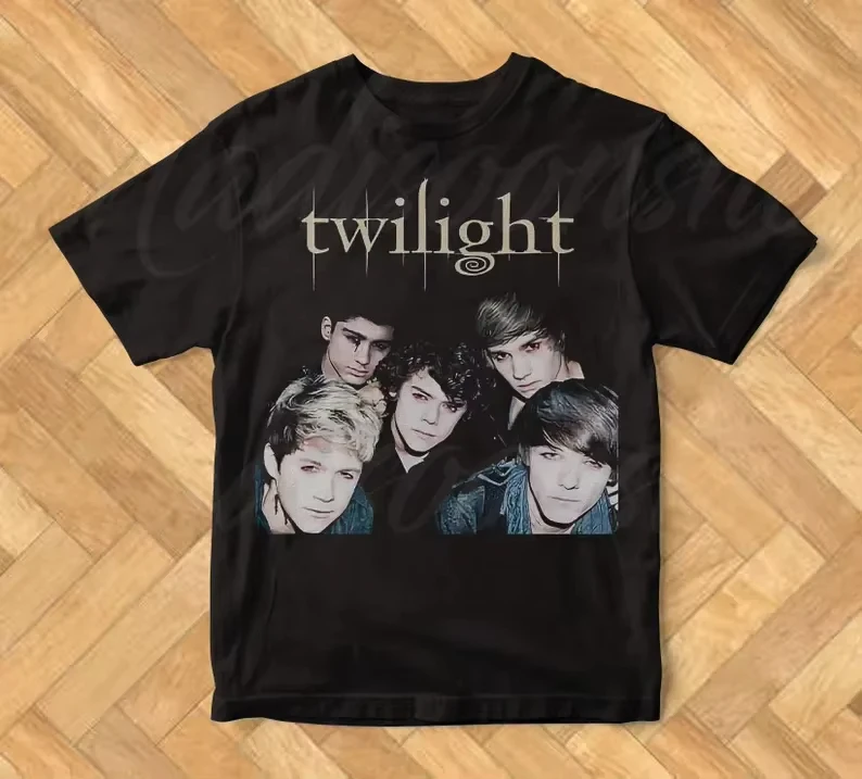 تي شيرت Twilight One Direction Band الصيفي الأكثر مبيعًا لعام 2025 هو تي شيرت عصري وعصري مطبوع للرجال والنساء