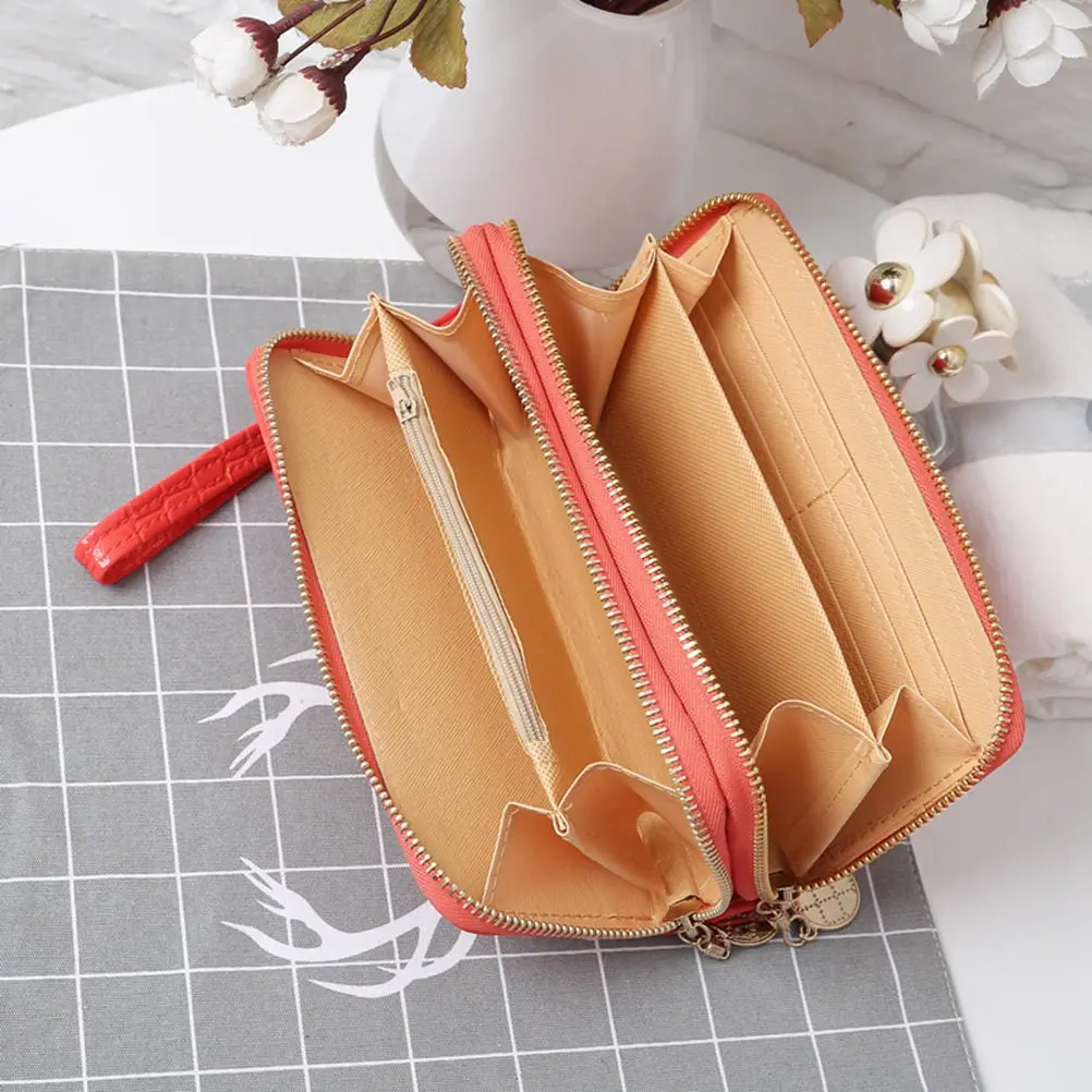 

Женский длинный кошелек из лакированной кожи с несколькими отделениями и застежкой-молнией, из искусственной кожи, для наличных, карт, монет, телефонов, цвет: арбузно-красный