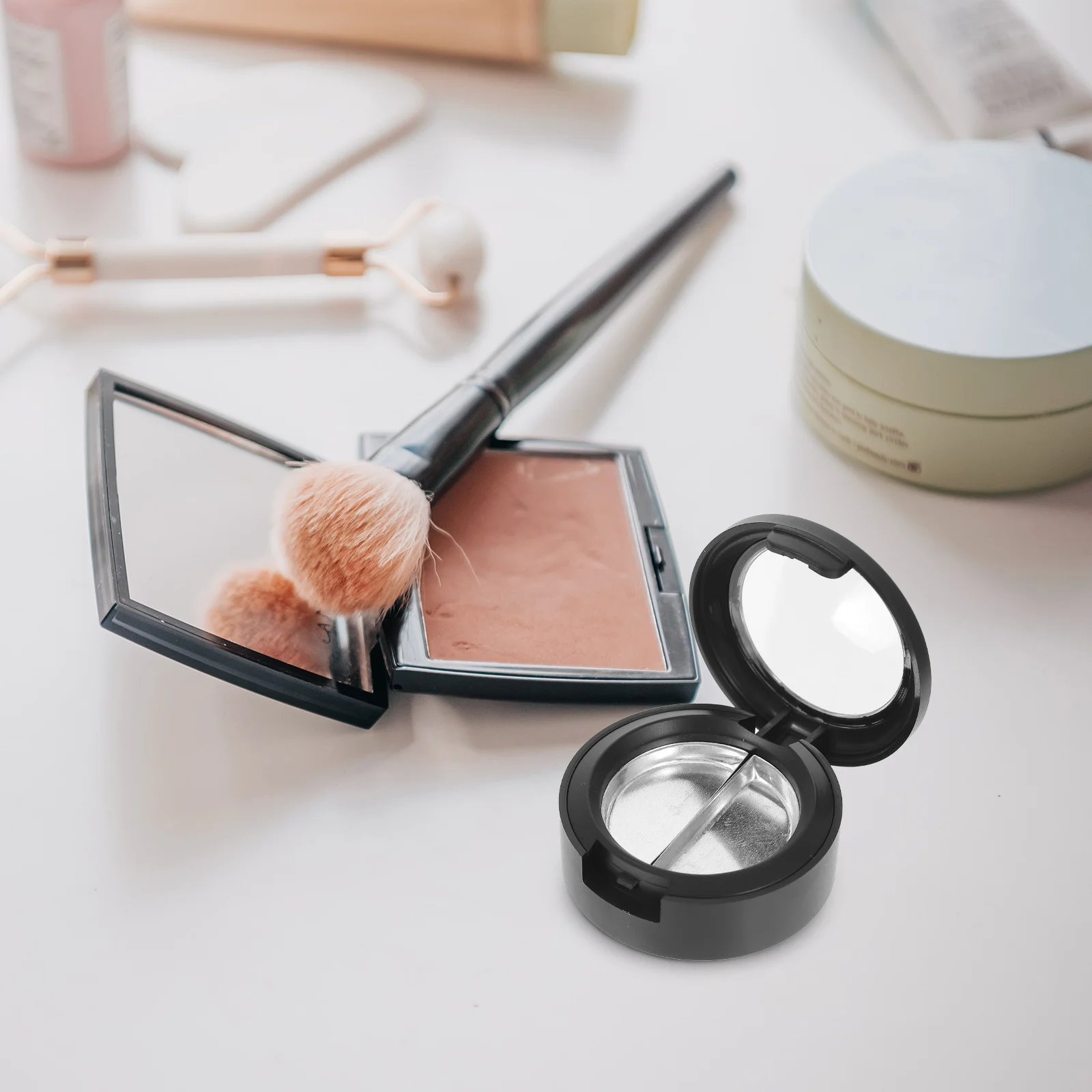 

4Pcs Eyeshadow Box Multi-Grid Compact Durable Makeup Organizer Container Empty Cosmetics Storage Case Portable Refillable