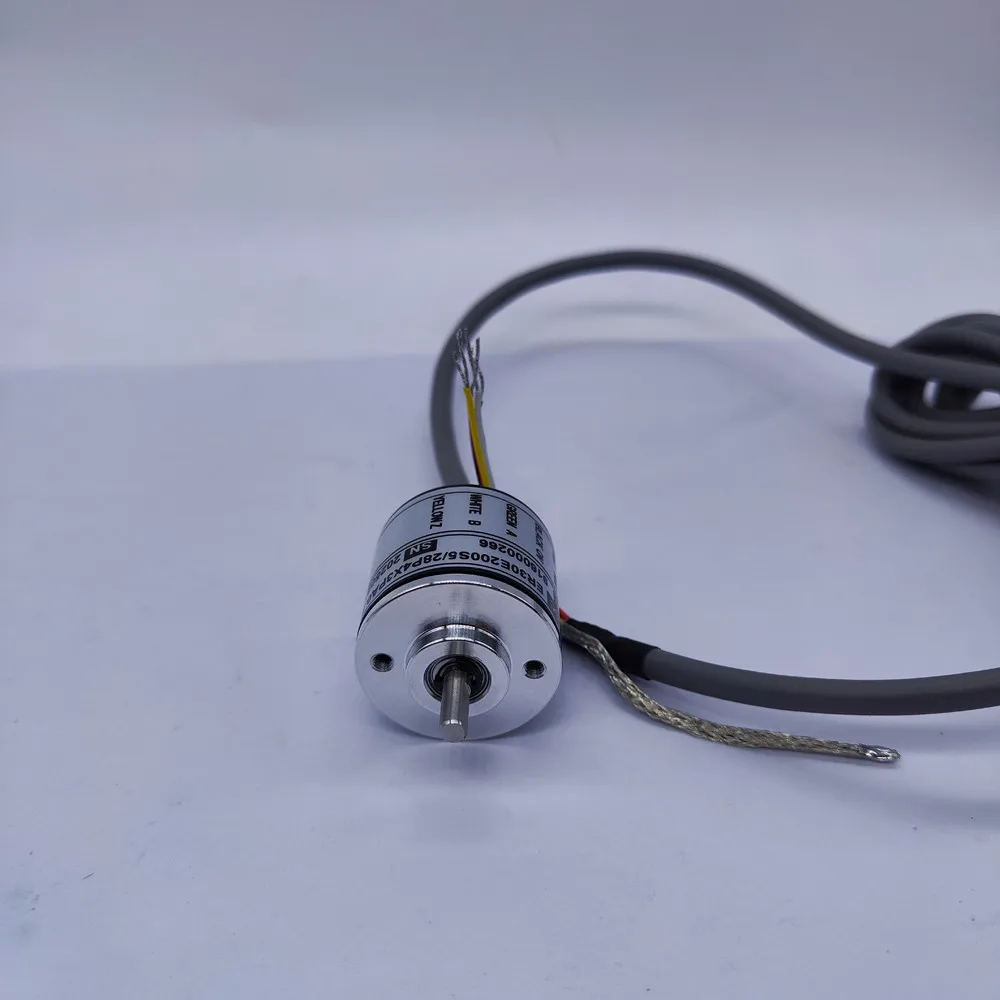 ER30E200S5/28P4X3PA0.2+C 로터리 엔코더 200PPR 솔리드 샤프트 엔코더