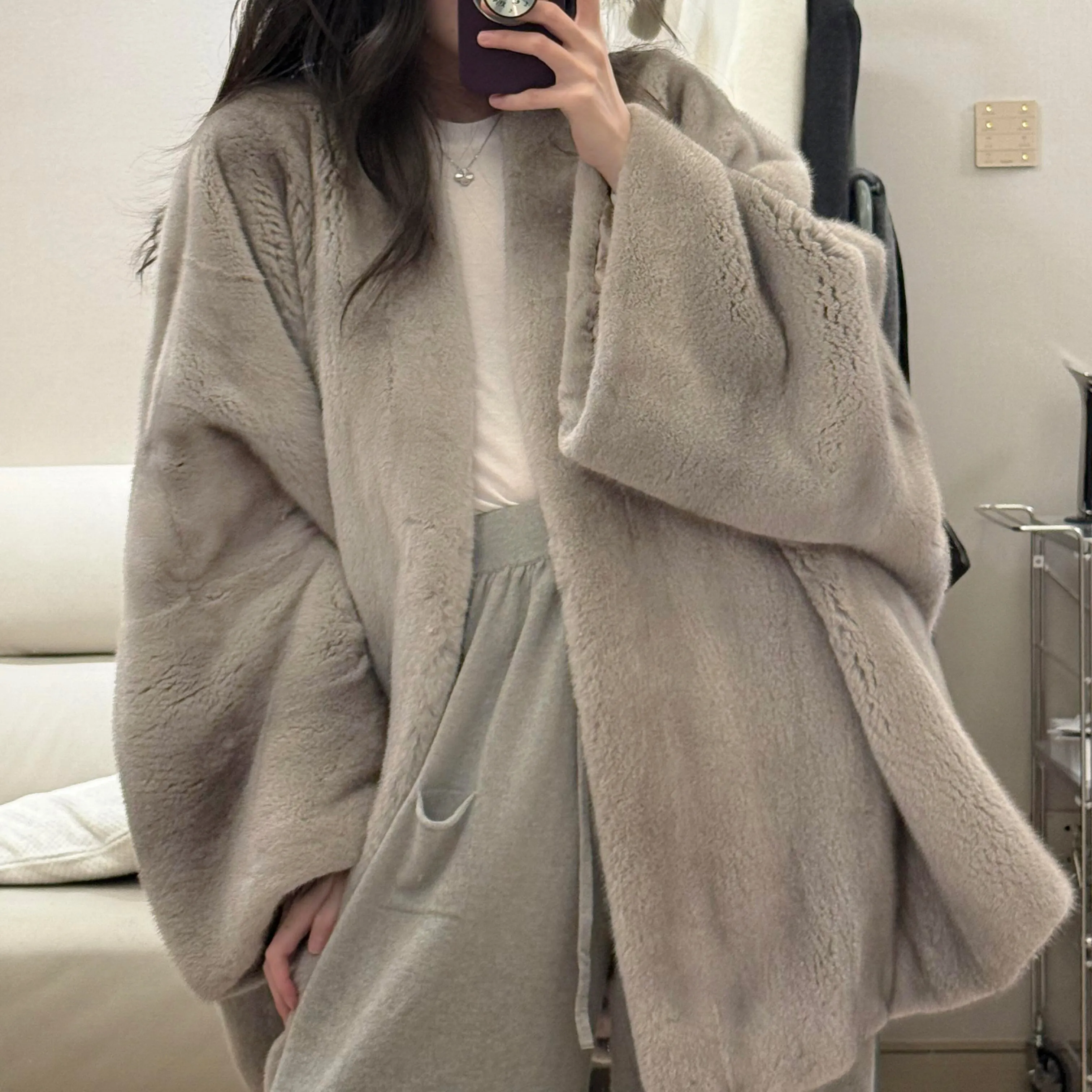 Lautaro Winter Luxury Elegant Thick Warm Soft Brown Bat Sleeved Faux Mink Fur Coat Women with V Neck Stylish Chic Fluffy Jacket
