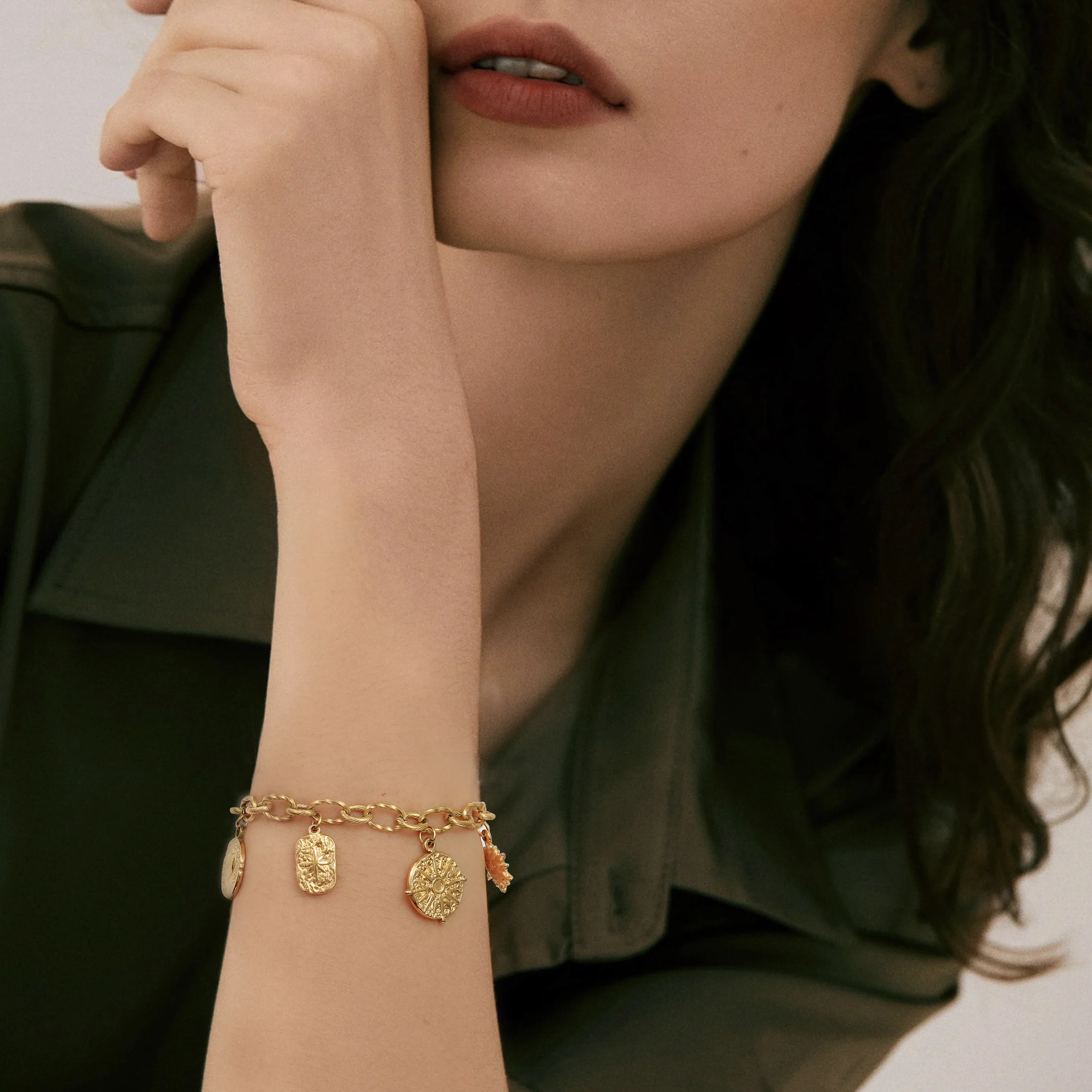Goldene Chunky-Kette mit Sonnen-Herz-Anhänger Armband für Frauen Vintage-Schmuck Geschenk