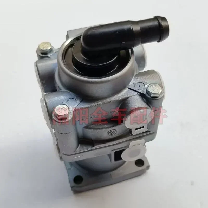 Heavy truck brake master cylinder tractor Yingjie Zhu Hongjun bright king version  master cylinder  valve  valve