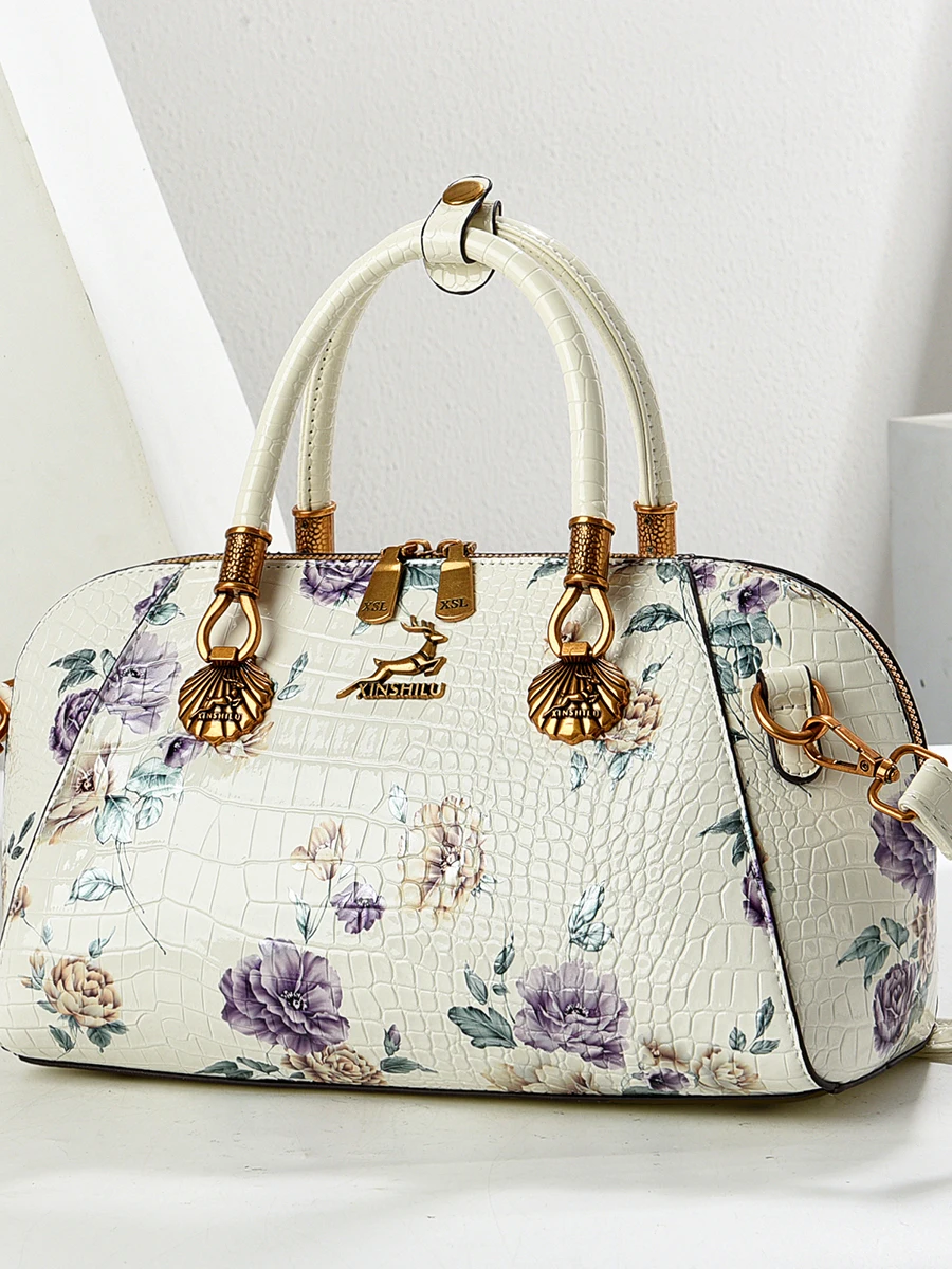 

Новая модная универсальная женская сумка через плечо Aka 2025: дизайнерская модель премиум-класса, которую можно носить в руке