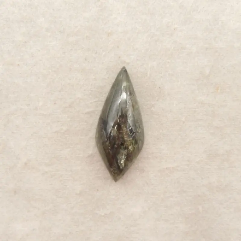 Natural Labradorite Marquise-Shaped Pendant Iridescent Gemstone Subtle Multicolor Flash for Edgy Artisanal Jewelry 33x14x8mm-6.3