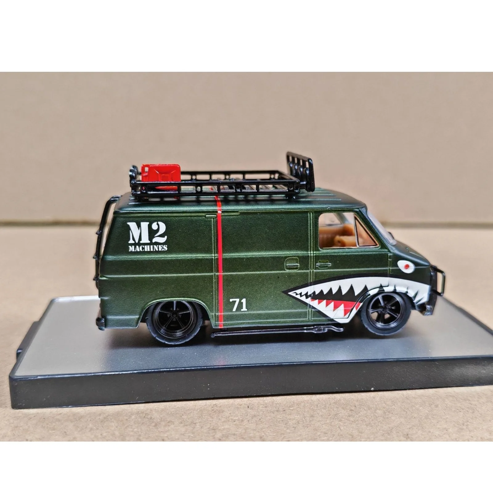 M2 Machines 1/64 1971 Van G10 Green S121 Die-cast Alloy Car Model Collection Display Child Gift