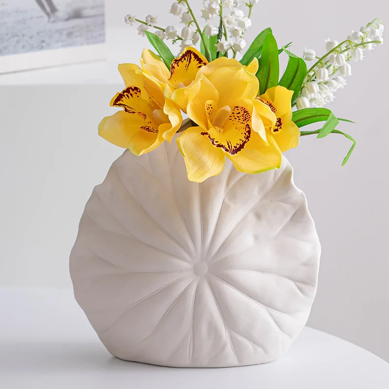 

White Nordic Creative Living Room Flowers Arrangement Ceramic Dried Flower Vase Home Ornament Porch