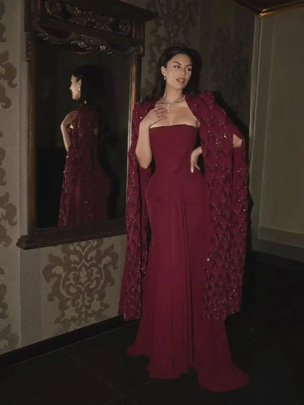 Ofherown Luxury Beaded Sequins Cape Sleeve Evening Dresses Burgndy Strapless Pleat Chiffon Prom Gowns Party Dress Customized