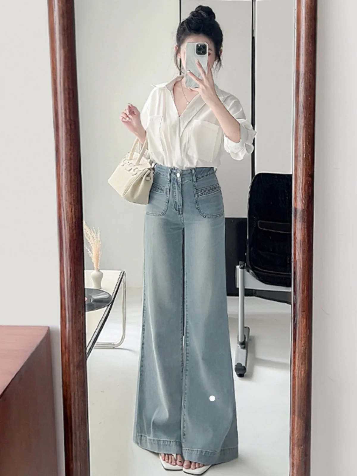 

Женские джинсы-клеш с высокой талией, светлые, зимние 2025, новые, утягивающие, эластичные, свободные, струящиеся, маленькие размеры