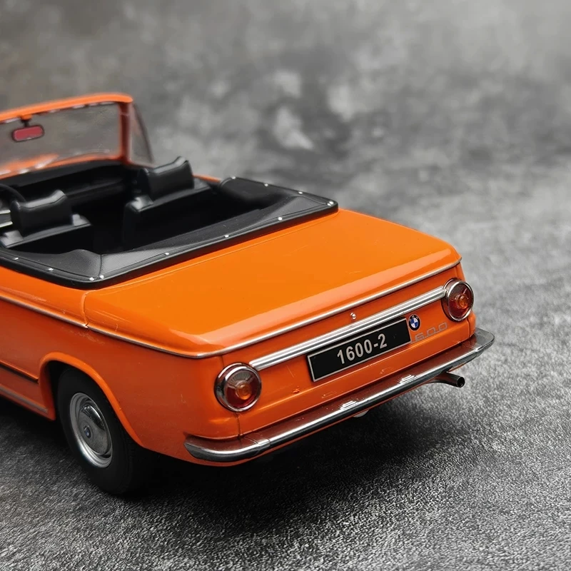 1:18 2002 Alpina Cabrio 1974 Alloy Convertible Sports Car Model Diecasts Metal Classic Retro Vehicles Car Model Collection Gifts