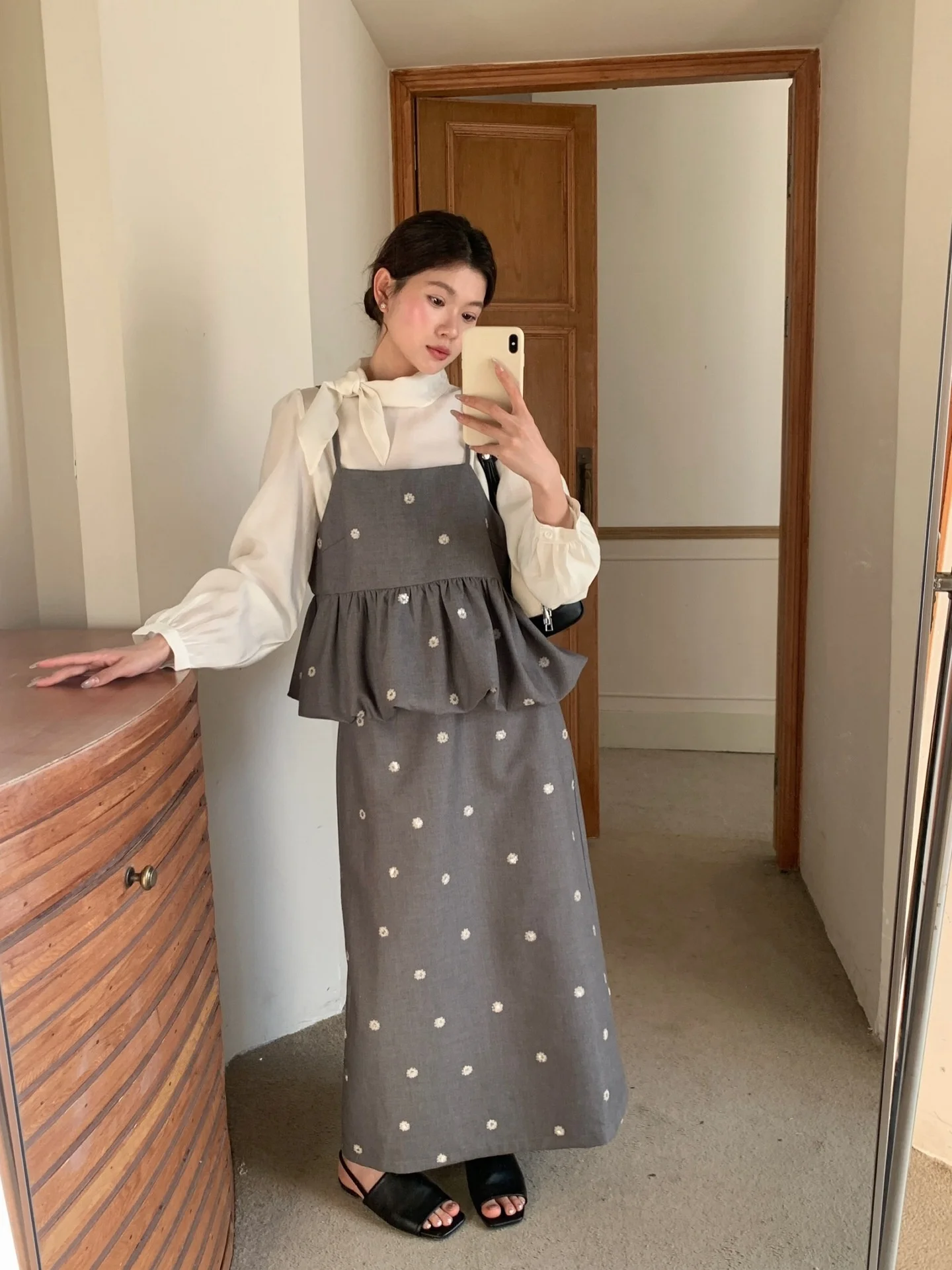 

Spring Summer Women's Embroidered Sequin Flower Bud ter Straight Cut Skirt Two-Piece Set Faionable Casual Outfit