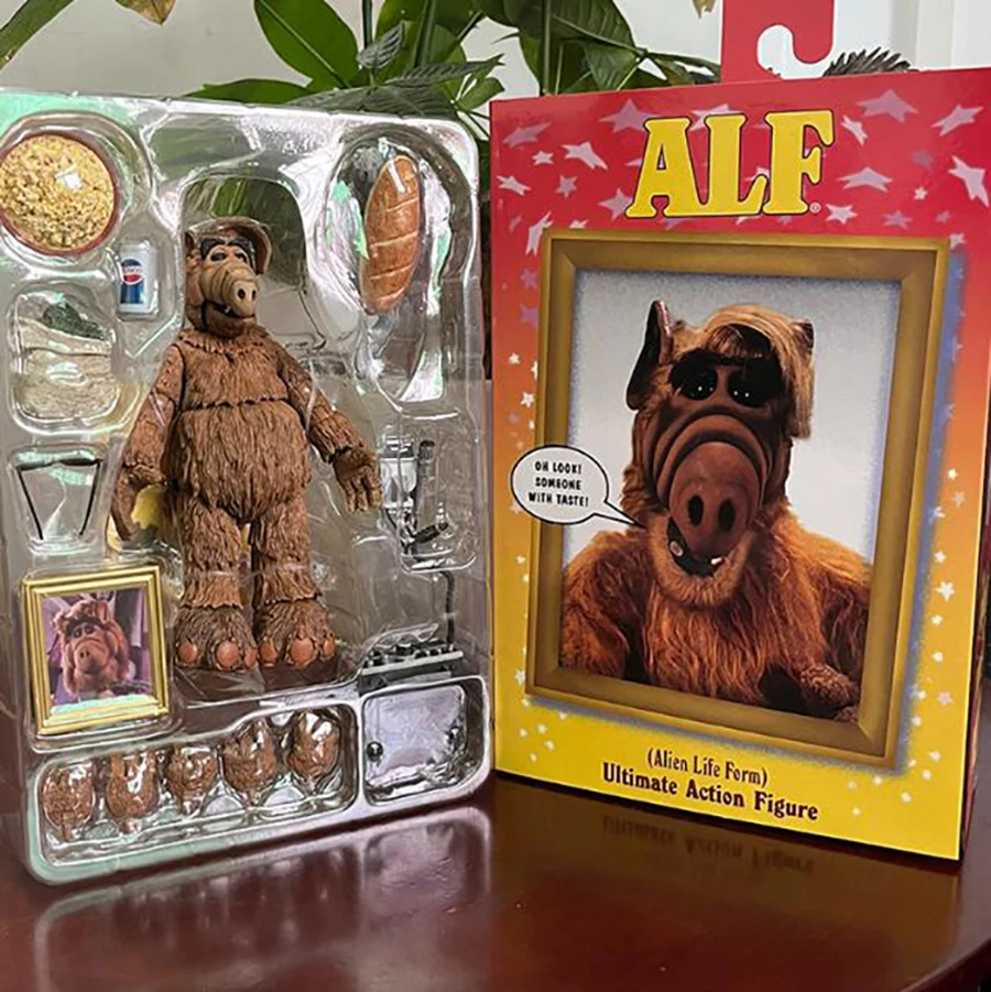 NECA Figure 2023 esclusiva forma di vita aliena ALF Ultimate Cosmic Con Alf-holiday Ver. Action Figure Model Toys bambola mobile congiunta