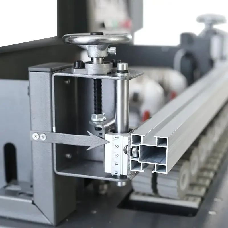 

Straight Line and Curve Edge Banding Machine Automatic Trimming and Polishing 1200W Fully Automatic Edge Banding