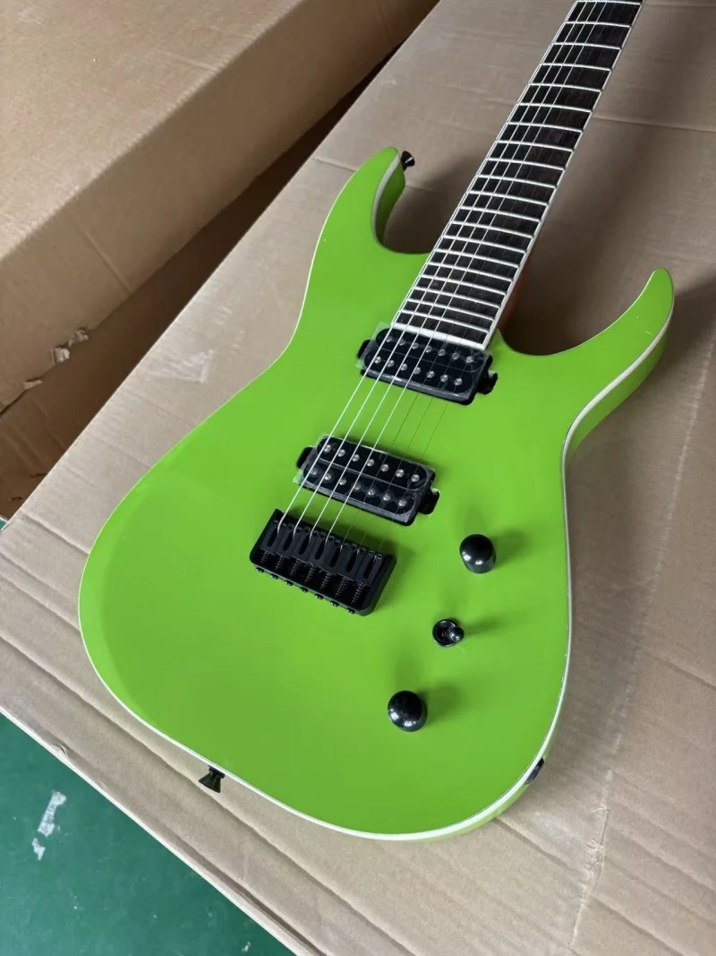 Free delivery 7-string electric guitar, fluorescent green body, black hardware, rosewood fretboard, customizable