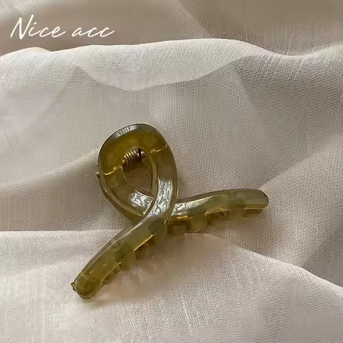 4pcs mini cute claw clip small girl hair claw semi transparent bangs side clip small shark clip women's hair accessory - Image 5