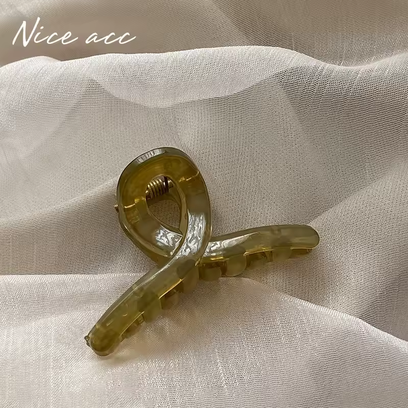 4pcs mini cute claw clip small girl hair claw semi transparent bangs side clip small shark clip women's hair accessory - Image 5