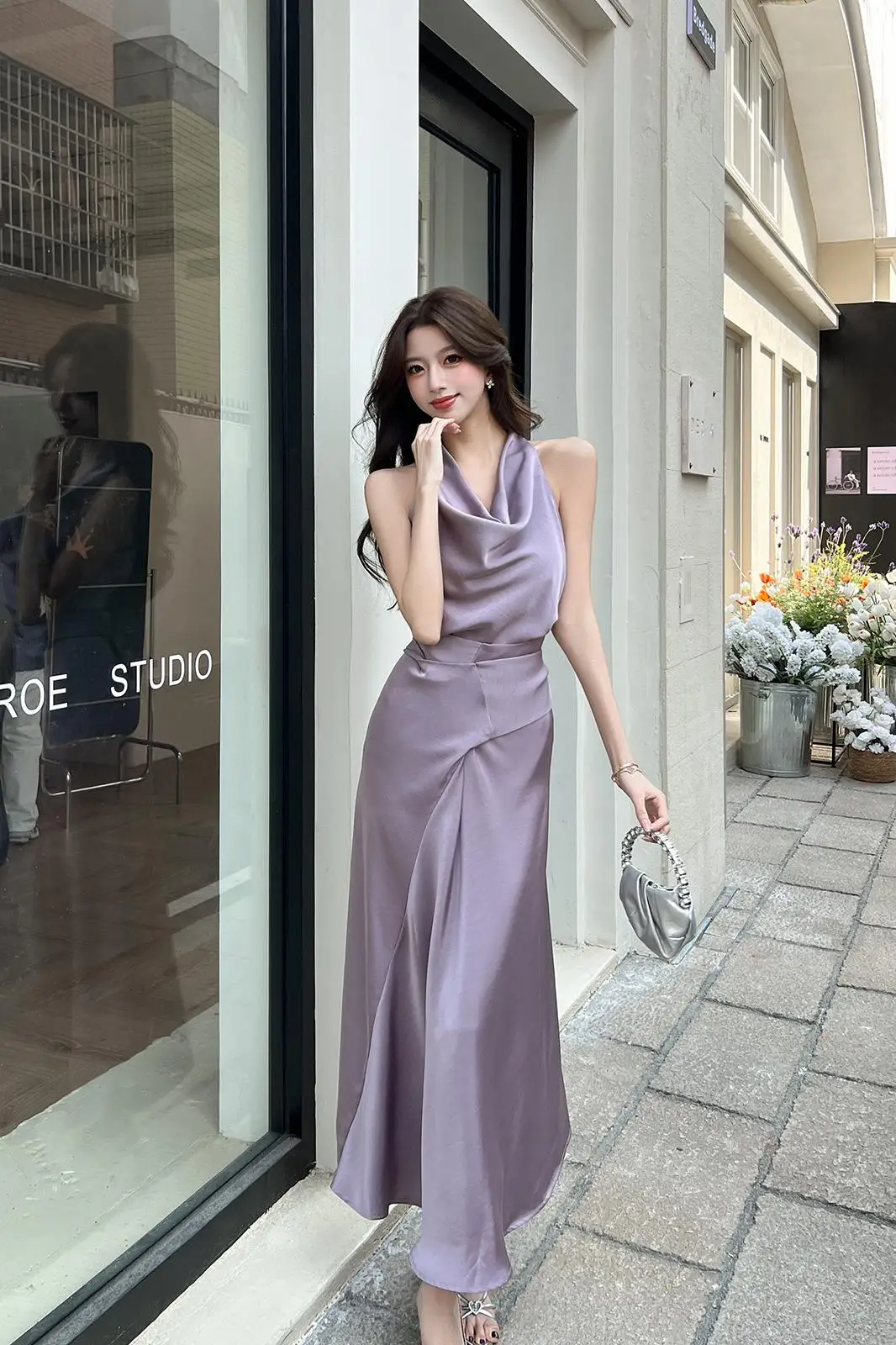 ชุดเดรสยาวผู้หญิงสีม่วงหรูหราคอแกว่งออกแบบวันเกิด Party Club