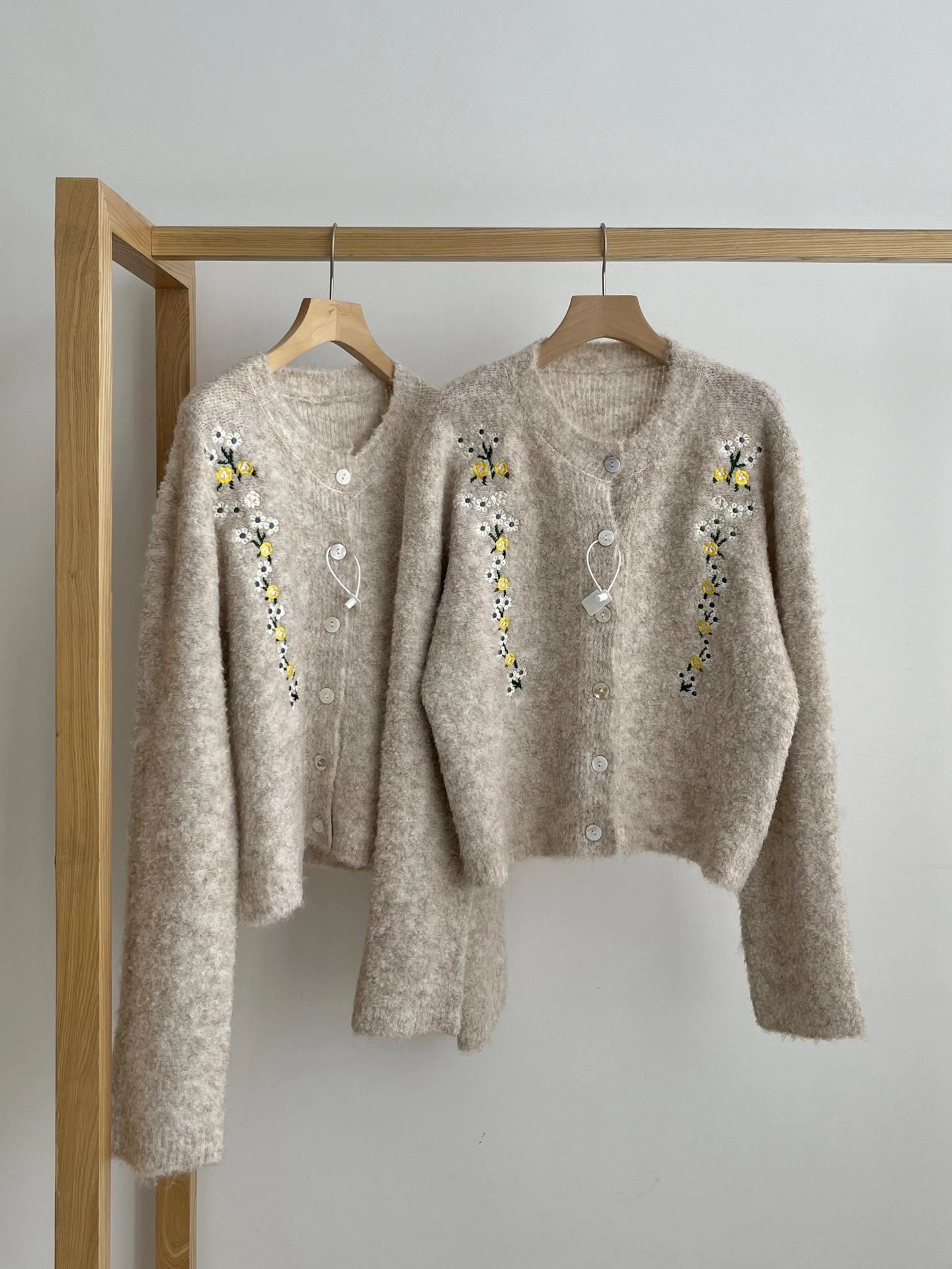 Fre المطرزة الأزهار الجولة Ne محبوك سترة مفتوحة Dongda بوابة أوائل الربيع جديد وصول المرأة فضفاضة تناسب طويلة Sve #4