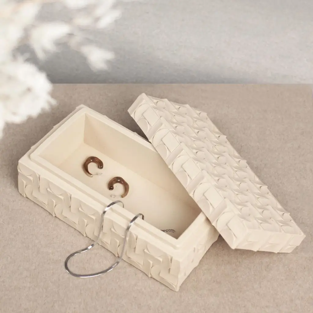 Modern Beige Totem Embossed Texture Storage Box Jewelry Box Home Designer Bedroom Cloakroom Dresser Decorative Resin Ornament