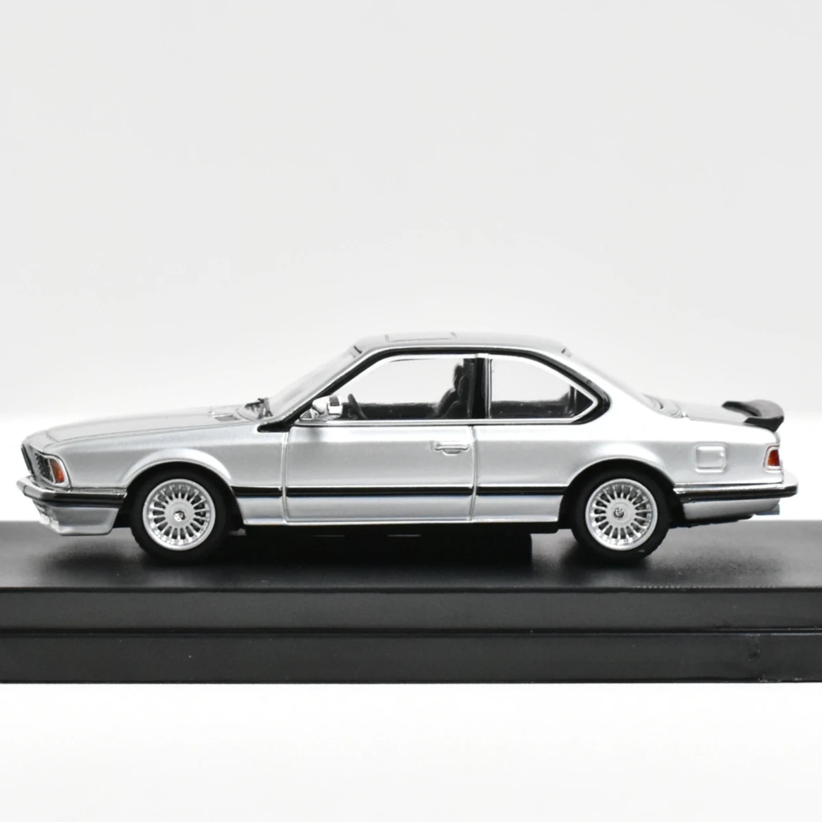 SW STREET WARRIOR 1:64  635 CSI Diecast Model Car