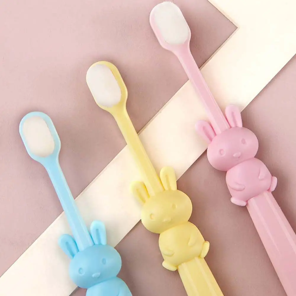 لطيف الكرتون مقبض مكافحة البكتيريا لينة الخيط الخشن تنظيف جيد فرشاة أسنان الطفل مايكرو نانو فرشاة الأسنان أداة العناية بالفم