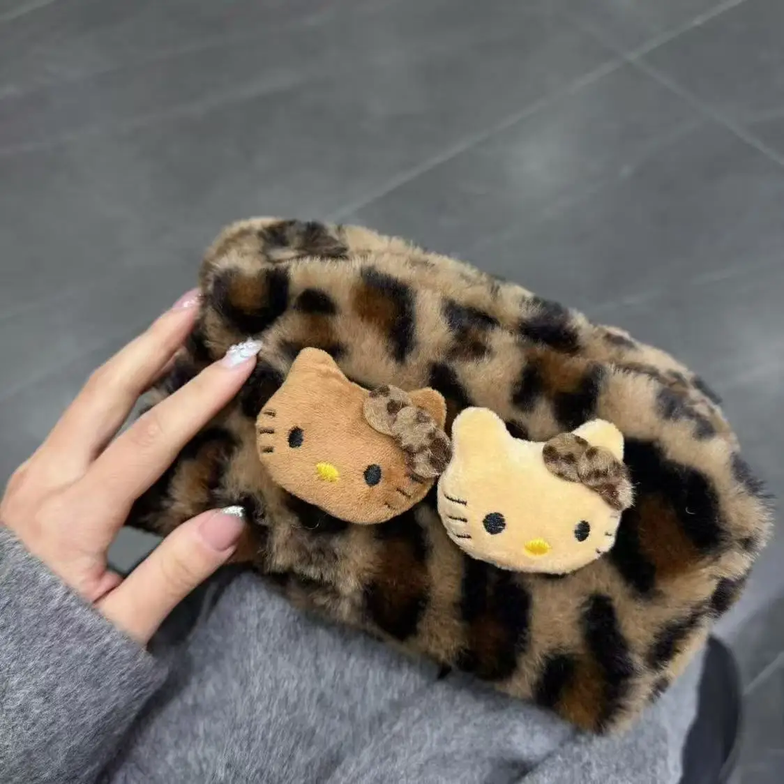 

Sanrio леопардовый принт Hello Kitty плюшевая косметичка для женщин портативная дорожная ручная туалетная сумка большая вместительная сумка для хранения