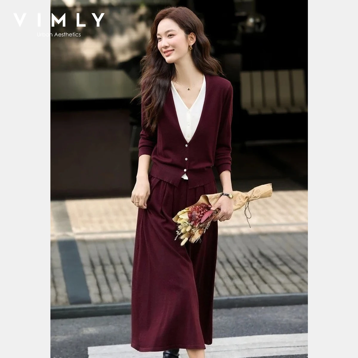 

Элегантный вязаный комплект VIMLY: кардиган с V-образным вырезом контрастного цвета и юбка миди для женщин, осень 2026, модель 75135