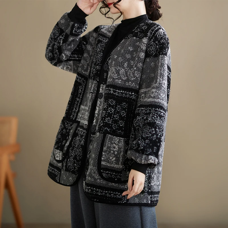 معاطف من الفرو على الموضة الصينية للشتاء من Mass Wass سترات نسائية عتيقة فضفاضة غير رسمية دافئة للسيدات 2025 ملابس خارجية كلاسيكية مرقعة #5