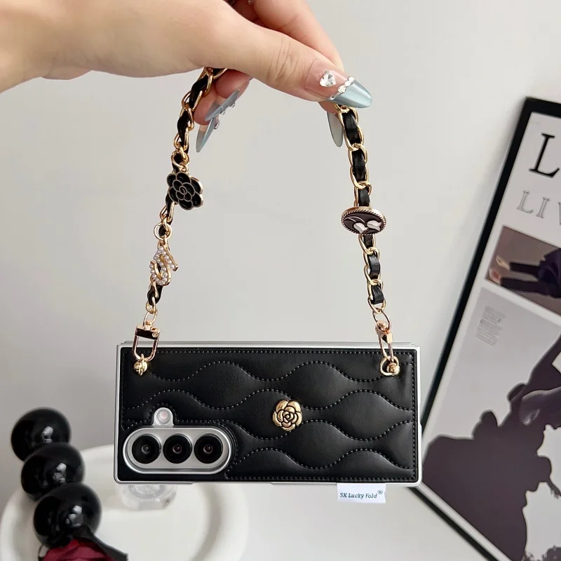 

Luxury Wave Pattern Leather Case For Samsung Galaxy Z Fold 7 Hand Strap Women's Fashionable Camellia Phone Cover Cute Cases Capa