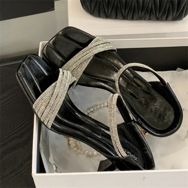 

Aneikeh/летние модные женские тапочки с узким ремешком и квадратным носком, сандалии на тонком низком каблуке, женская обувь