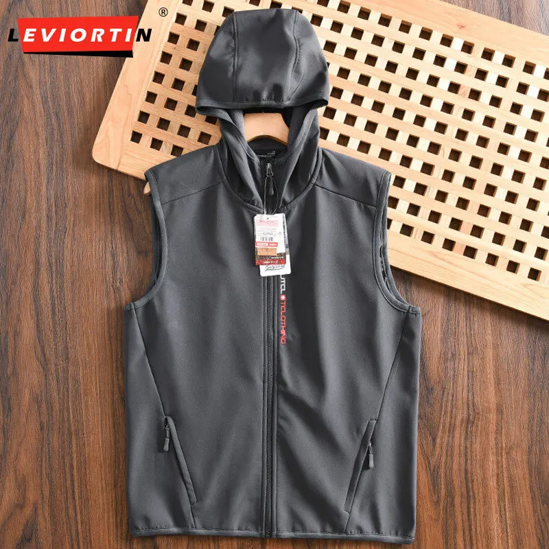 2025 outono masculino estilo japonês casca macia composto velo à prova de vento com capuz casual versátil simples solto colete jaqueta