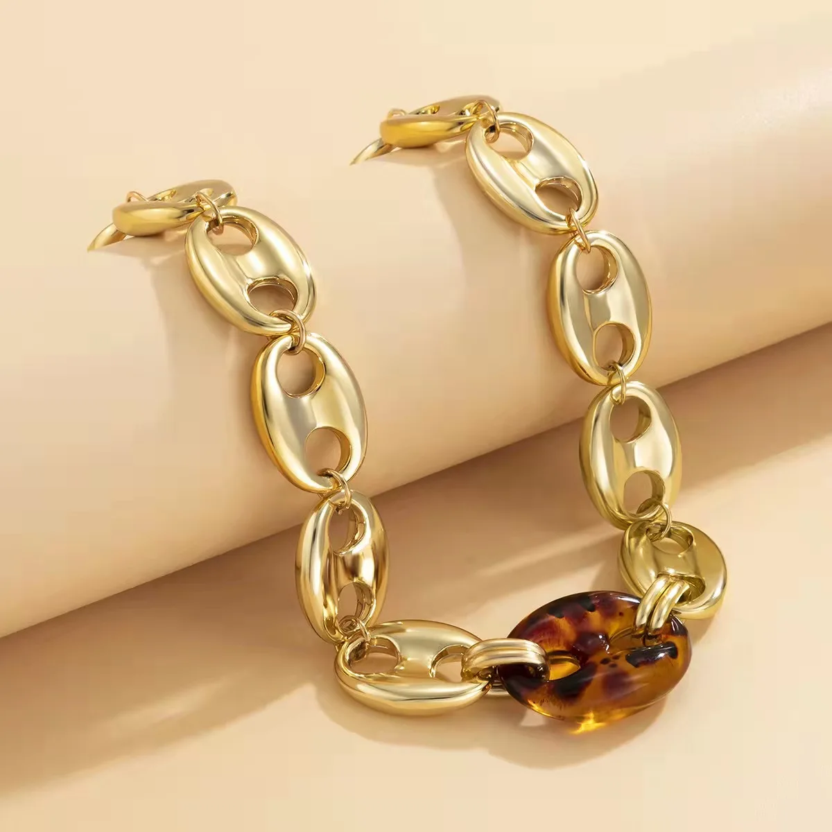 2026 Hip Hop Trendy Clavicle Necklace for Women Egirl Simple Pig Nose Buckle Chain Golden Coffee Beans Necklace  Ins Party Gifts