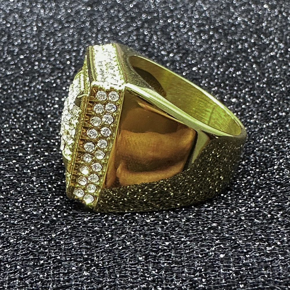 New hip-hop domineering ring, luxurious 18K gold plating, diamond inlay, suitable for street gangs, nightclub parties