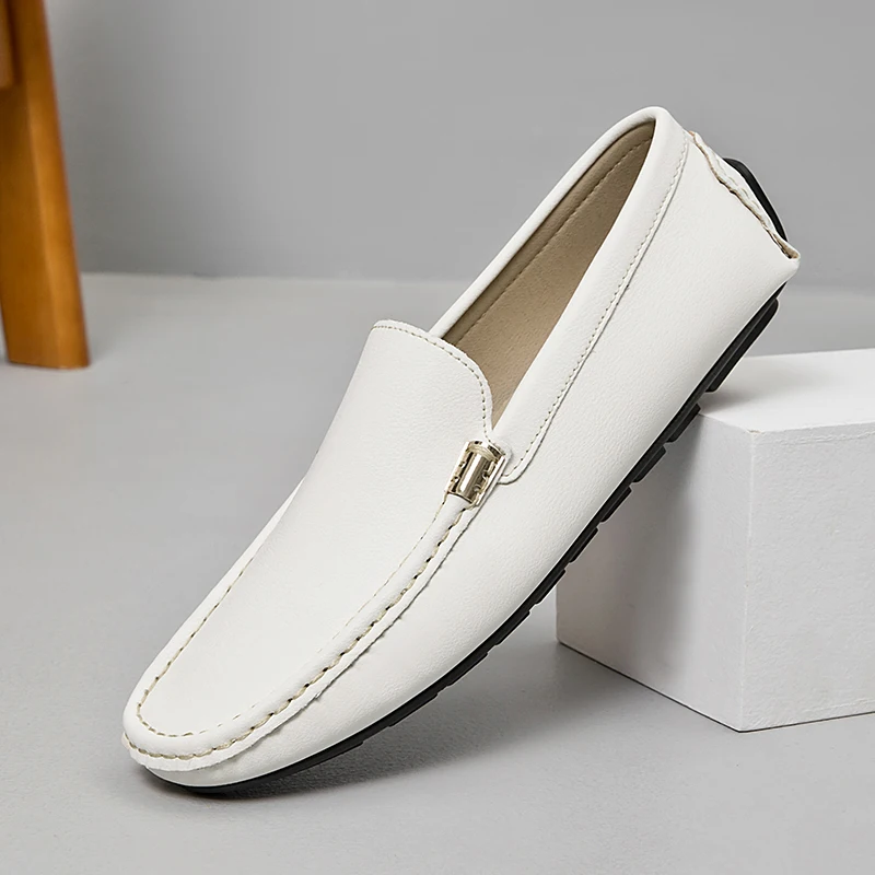 2026 Men First Layer Cowhide Fashion Casual Shoes Male Genuine Leather Outdoor Loafer Moccasins Breathable Leisure Driving Shoe
