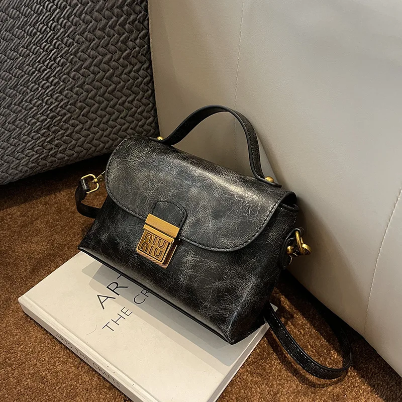 حقيبة وسادة مبطنة كلاسيكية لعام 2026، محفظة كروس مستوحاة من الفرنسية الرجعية للنساء، حقيبة كتف أنيقة للسفر، وصول جديد #1