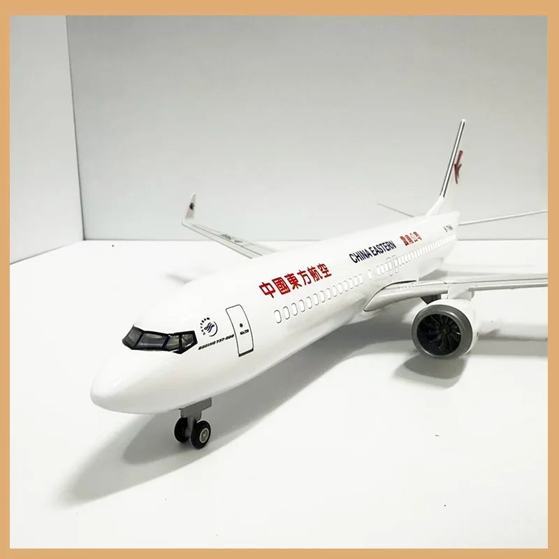 1:190 Scale Aircraft Model 37cm China Eastern Airlines Boeing 737-800 Jetliner Light-Up Landing Gear Decorative Display Piece