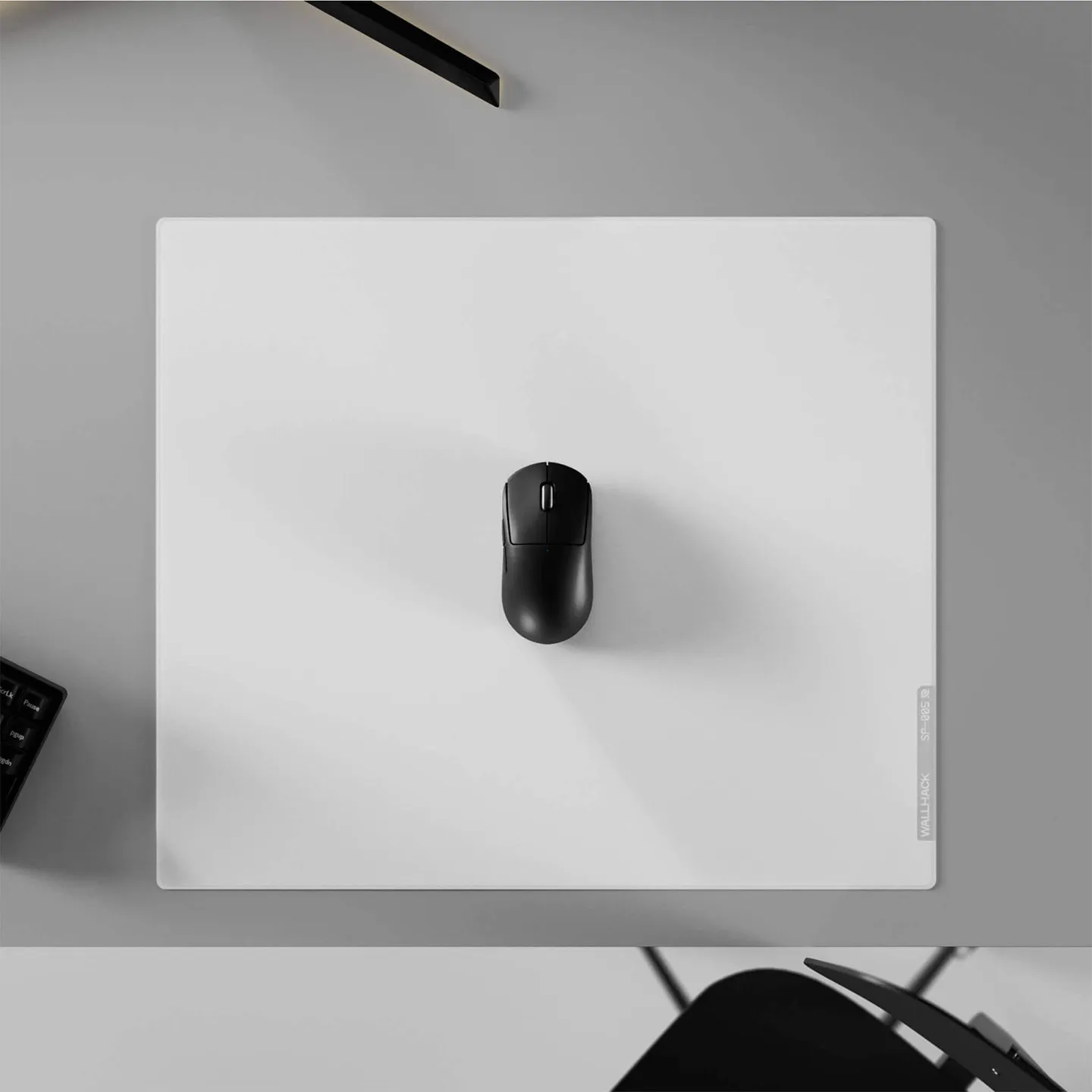 Wallhack SP-005 Glass Mouse Pad 51x44 Black White