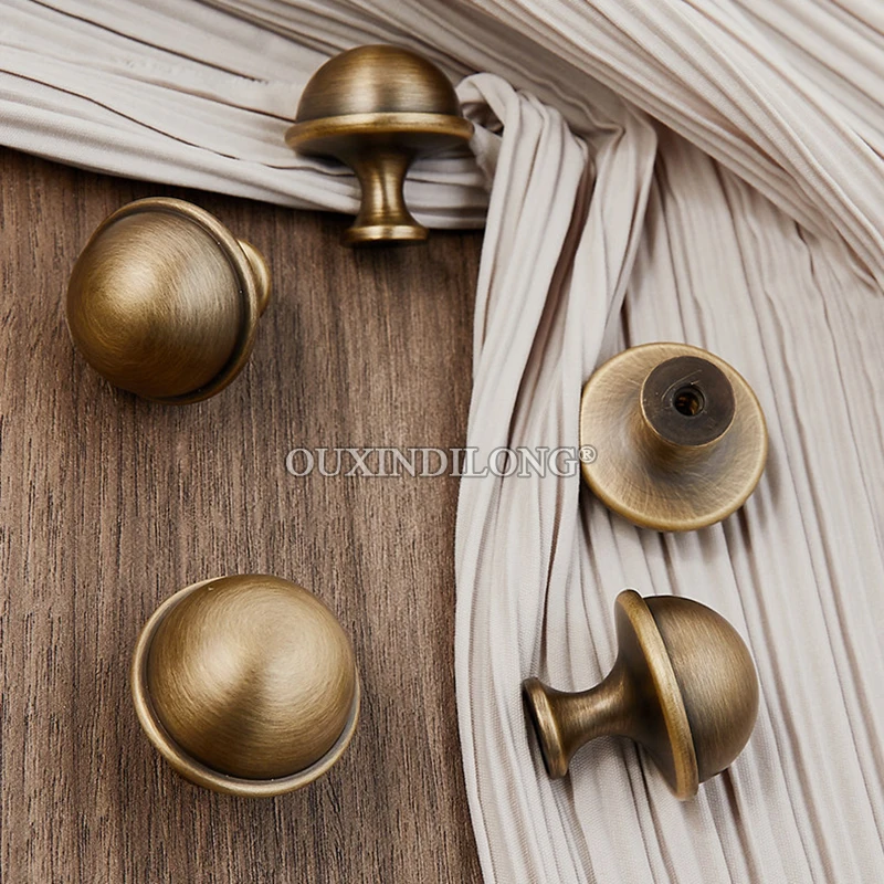 

ГОРЯЧАЯ НОВИНКА: 10 шт. ручек-кнопок из цельной латуни для мебели, ящиков, шкафов, гардеробов, кухонных и ТВ-тумб