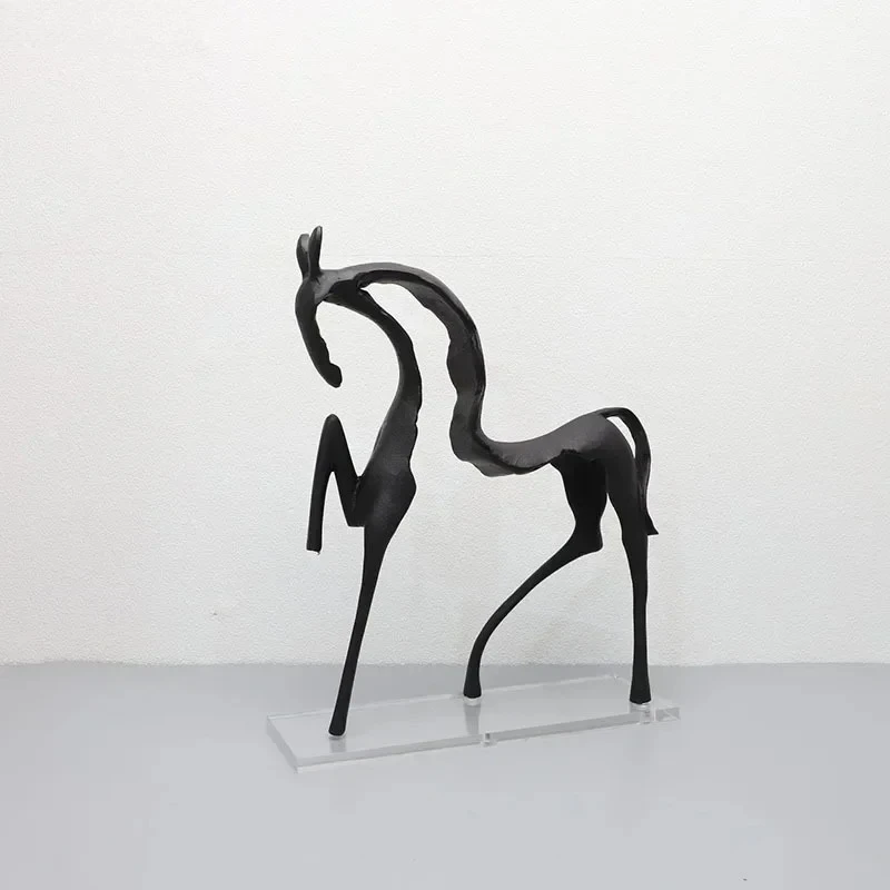 Minimalist Black Horse Cast Iron Statue Desk Decoration Animal Metal Sculpture Ornaments Creative Horse Crafts Modern Home Decor