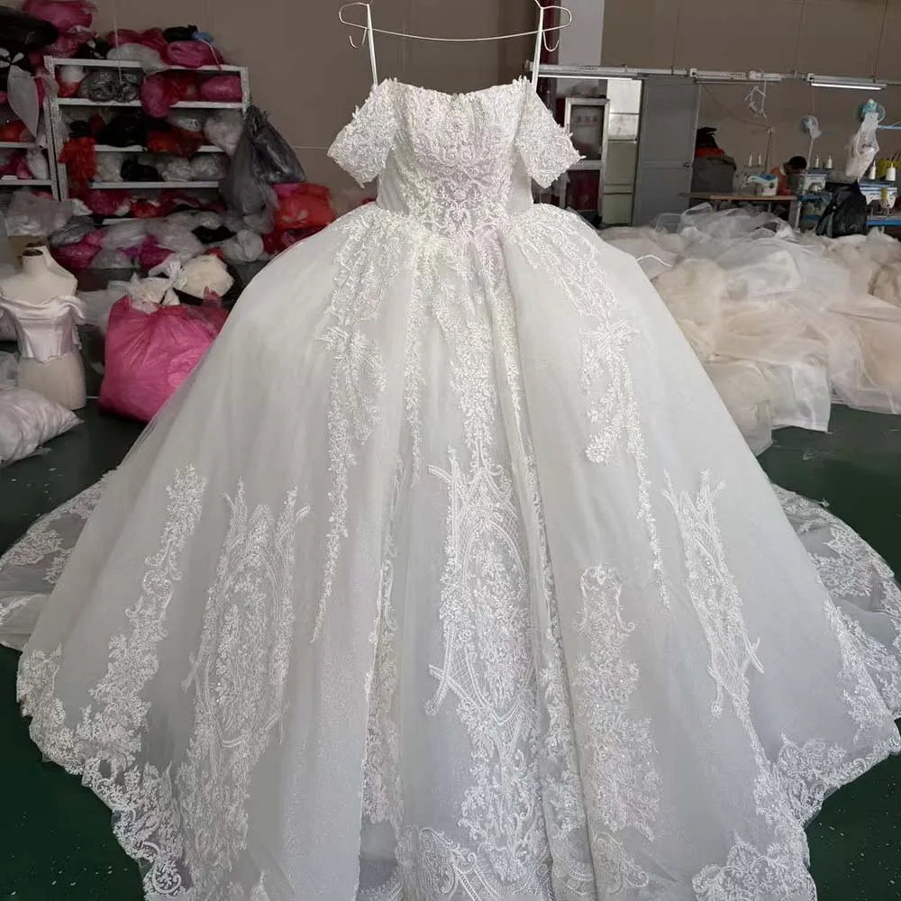 Victorian Wedding Dress White Tulle Lace Ball Gown Customized Off Shoulder Short Sleeves Lace Up Back Chapel Train robe de marié