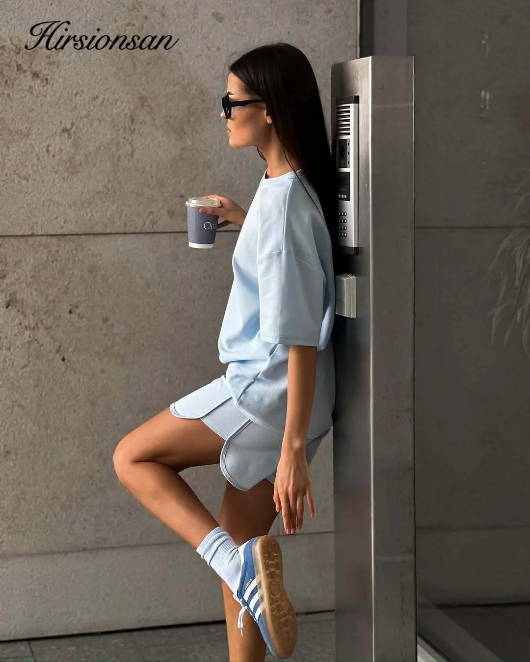 

Комплекты из мягкого хлопка Hirsionsan для женщин: Новинка 2026 года, повседневный костюм из двух предметов – футболка с коротким рукавом и шорты с высокой талией, однотонный комплект, спортивный костюм