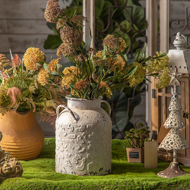 

Wholesale Retro bar Home Decoration Table French Decorative Pattern Metal Vase for Home