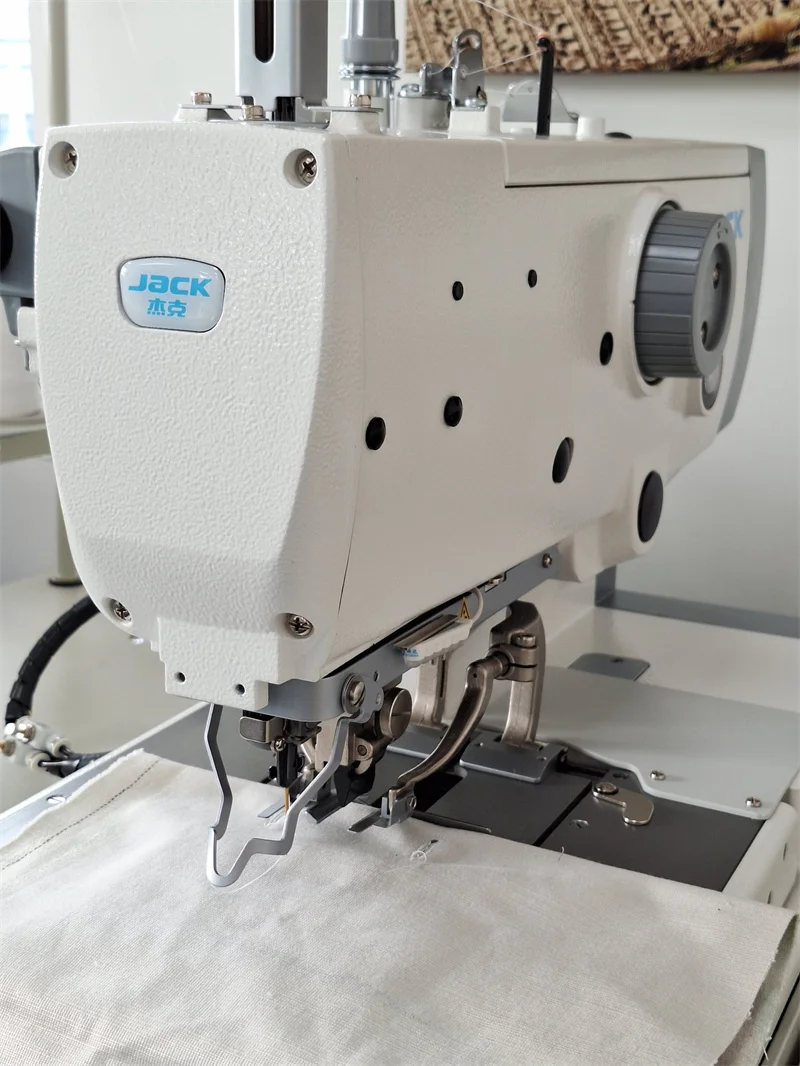 Nuova macchina per asole elettroniche JACK 9820 per cucire asole Macchina da cucire elettronica per occhielli con buco della serratura con tavolo